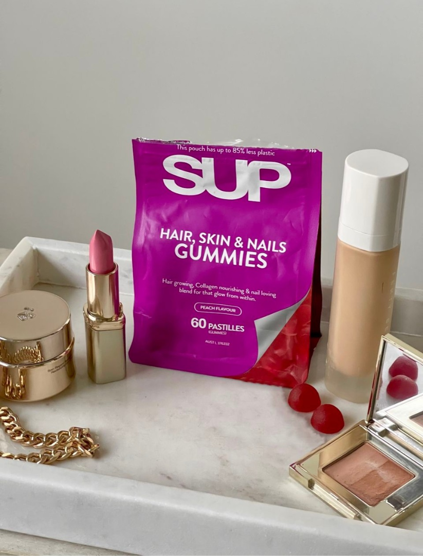 Hair, skin and nails Gummies. Great for getting that extra glow. Containing collagen and biotin to help you bring out your inner health queen! Chew gummies that are coated in sugar, what's not to love?